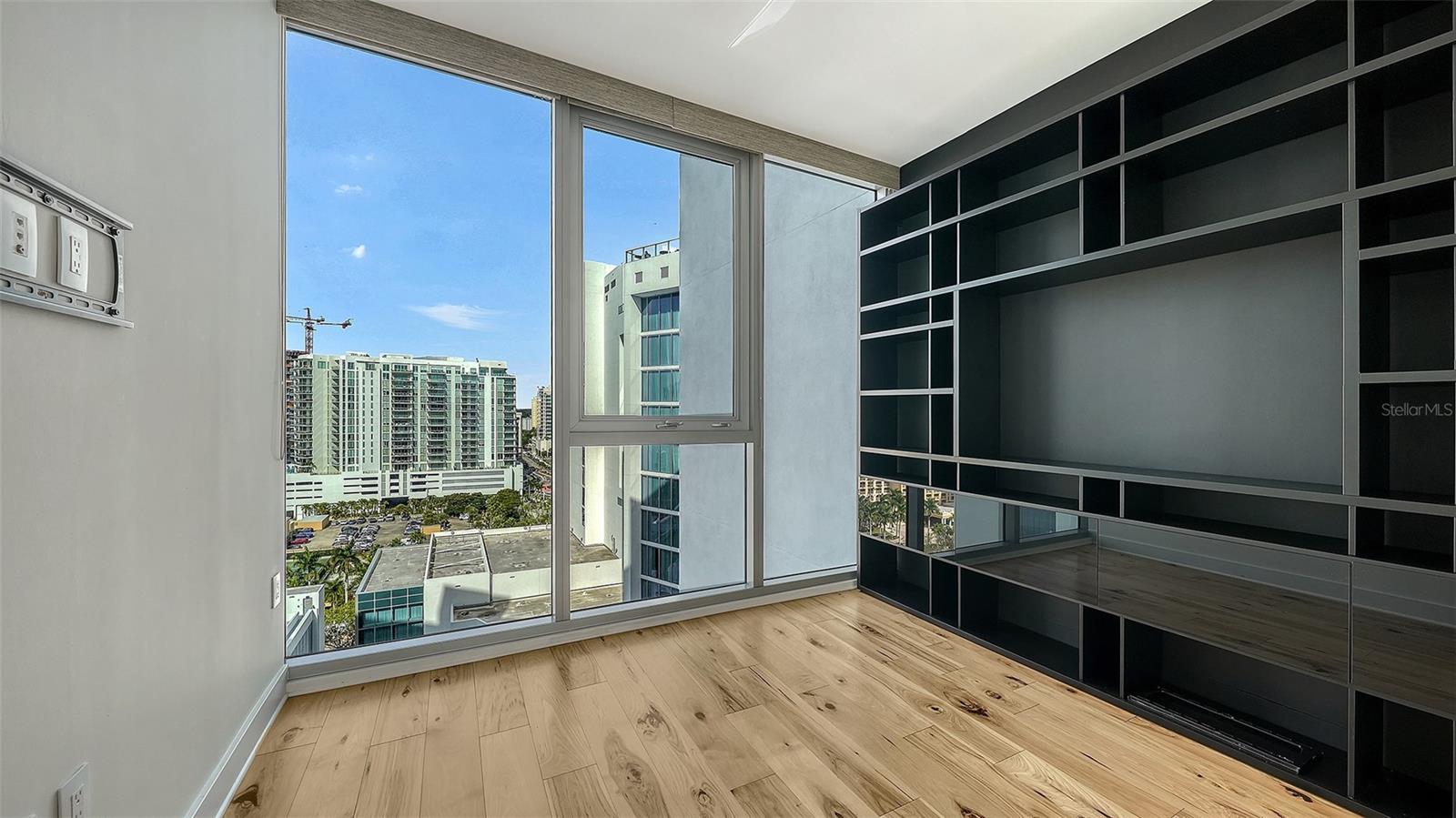 Image 26 of 53 For 1155 Gulfstream Avenue 1506