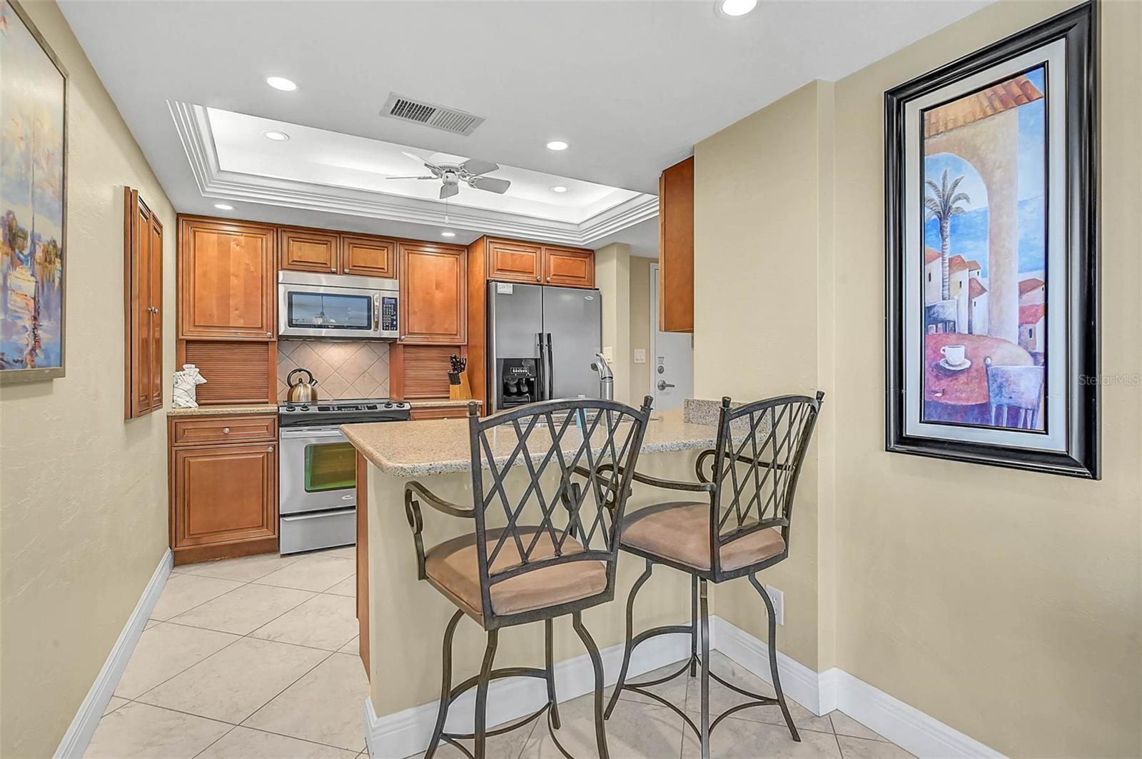 Image 10 of 48 For 6518 Midnight Pass Road 407