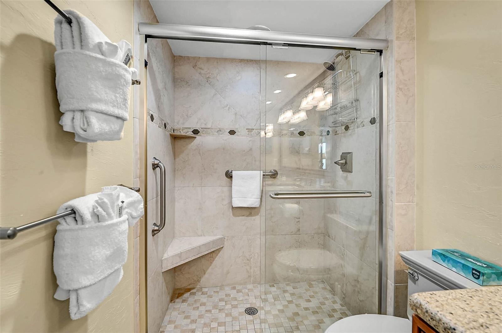 Image 23 of 48 For 6518 Midnight Pass Road 407