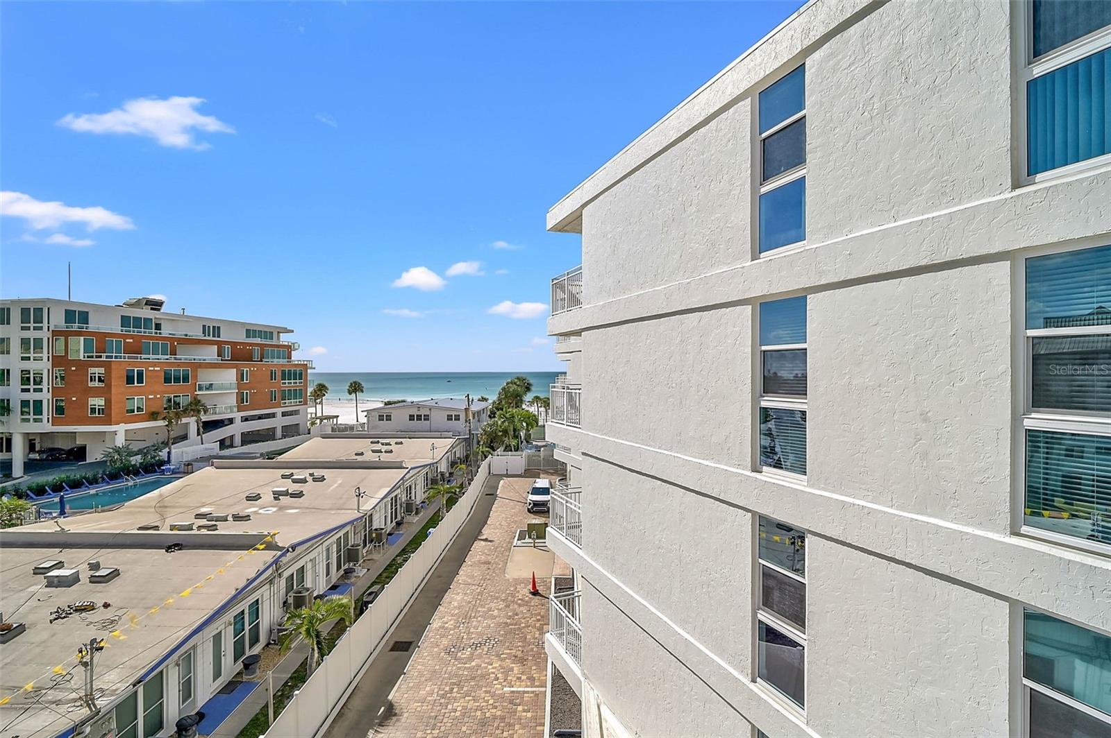 Image 3 of 48 For 6518 Midnight Pass Road 407