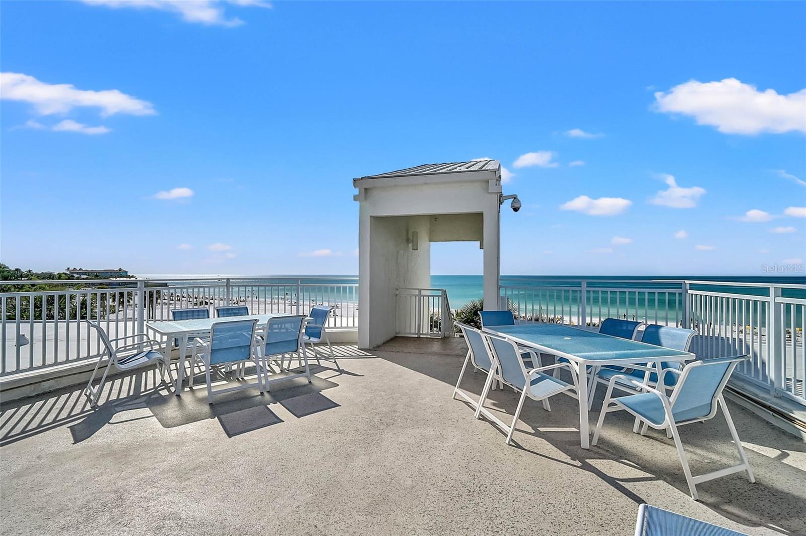 Image 35 of 48 For 6518 Midnight Pass Road 407