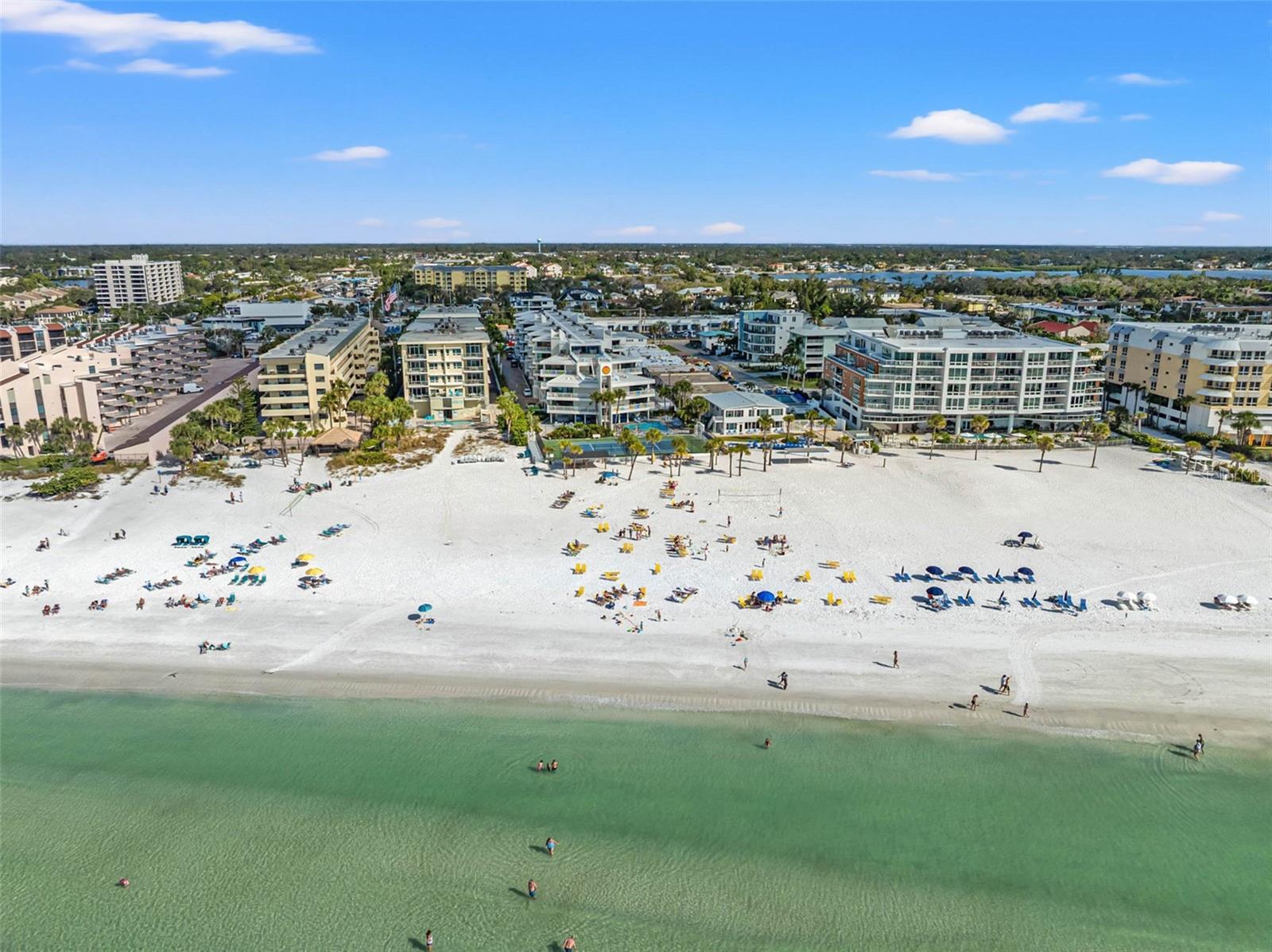 Image 41 of 48 For 6518 Midnight Pass Road 407