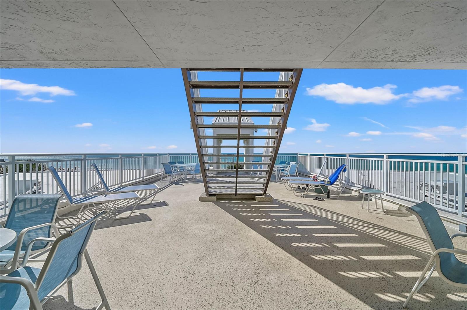 Image 7 of 48 For 6518 Midnight Pass Road 407