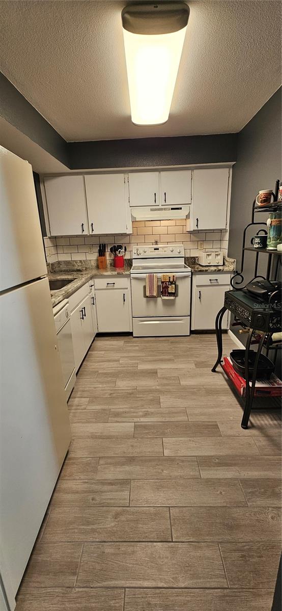 Image 15 of 39 For 6326 7th Avenue W 6326