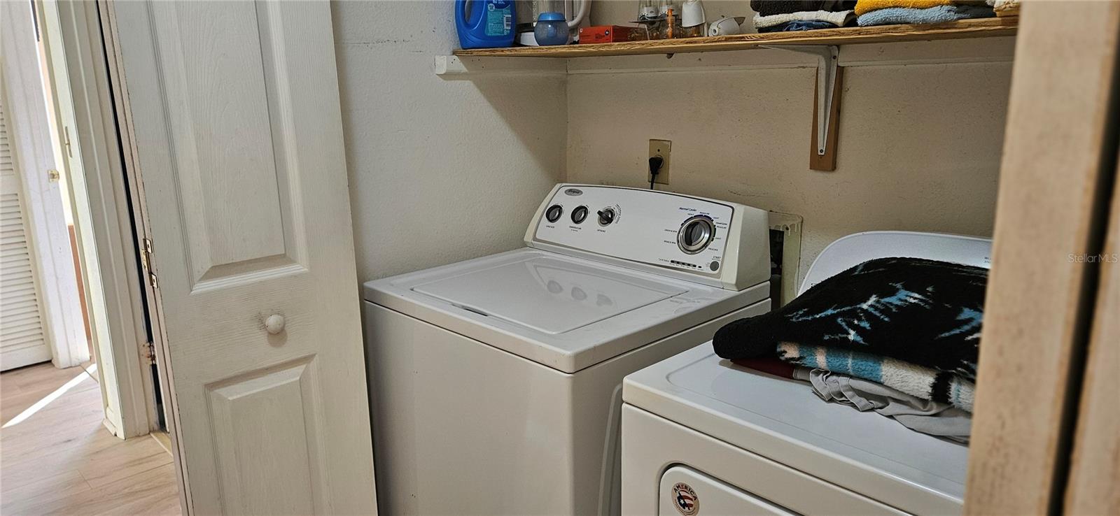 Image 17 of 39 For 6326 7th Avenue W 6326