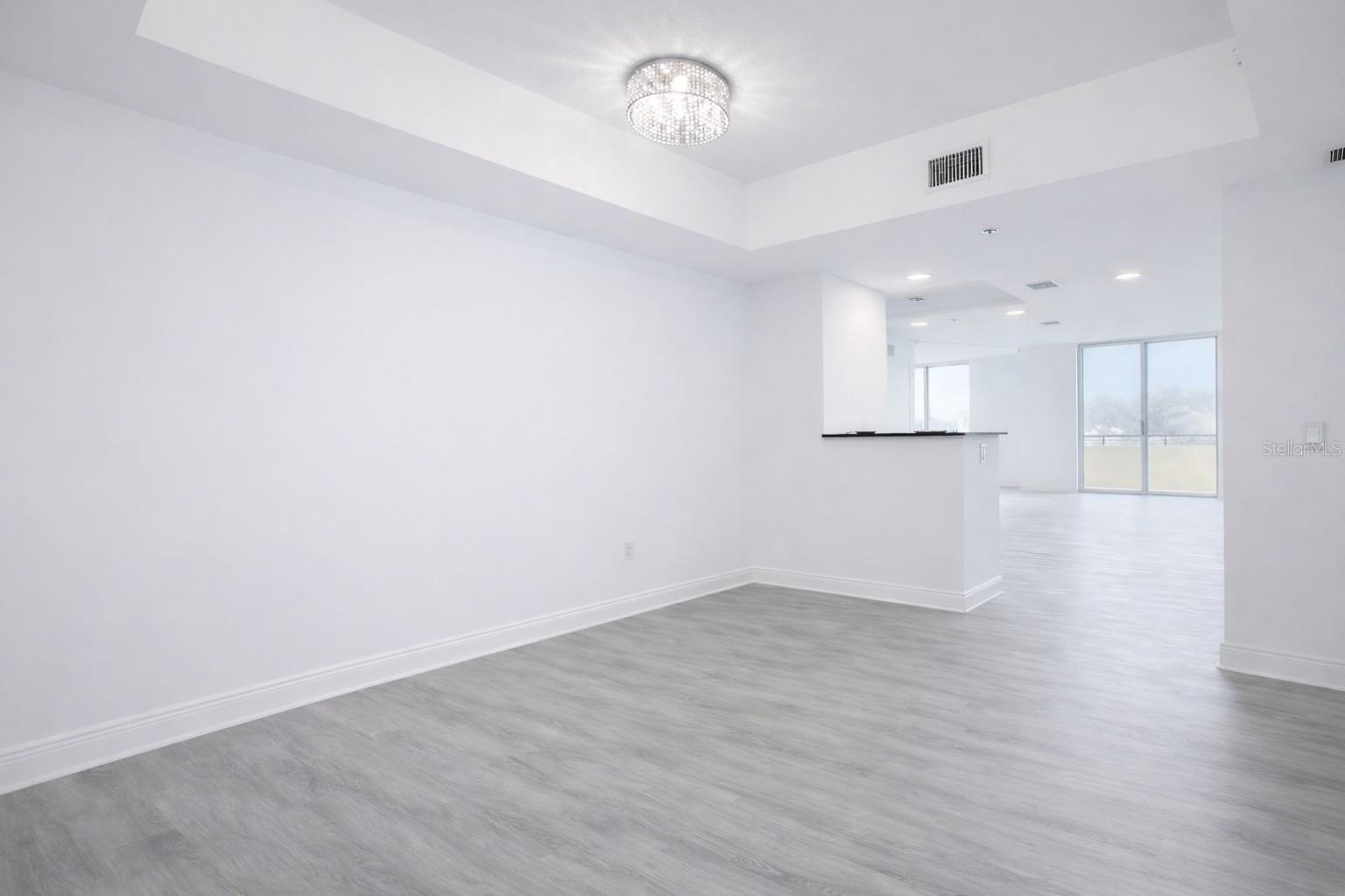 Image 10 of 51 For 800 Tamiami Trail 307