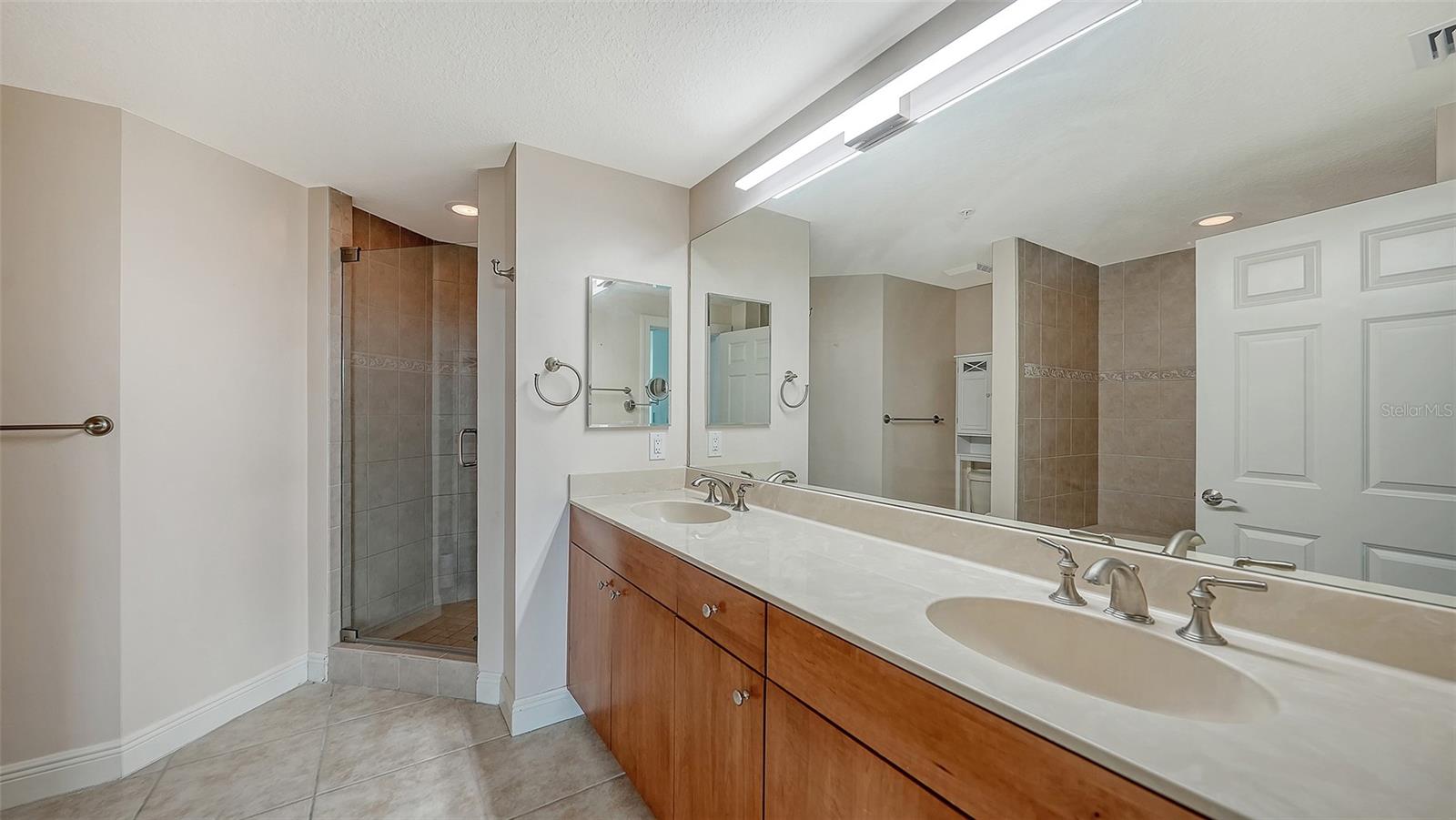 Image 20 of 51 For 800 Tamiami Trail 307