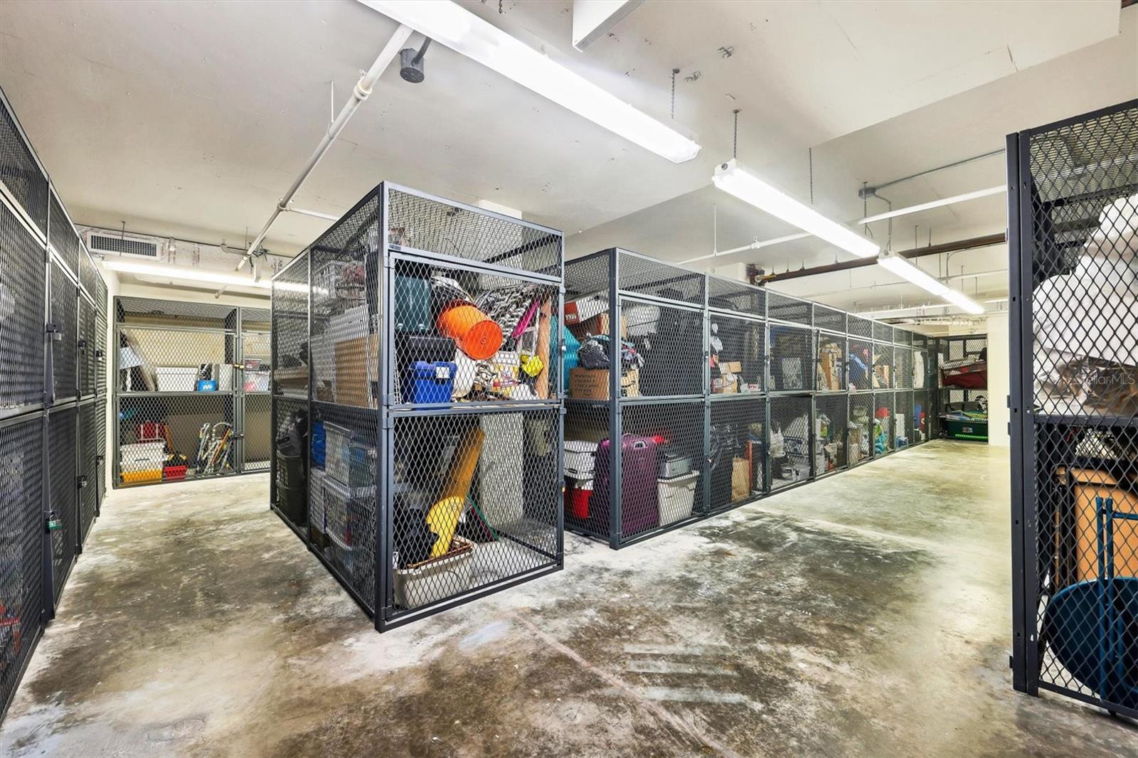 Image 34 of 51 For 800 Tamiami Trail 307