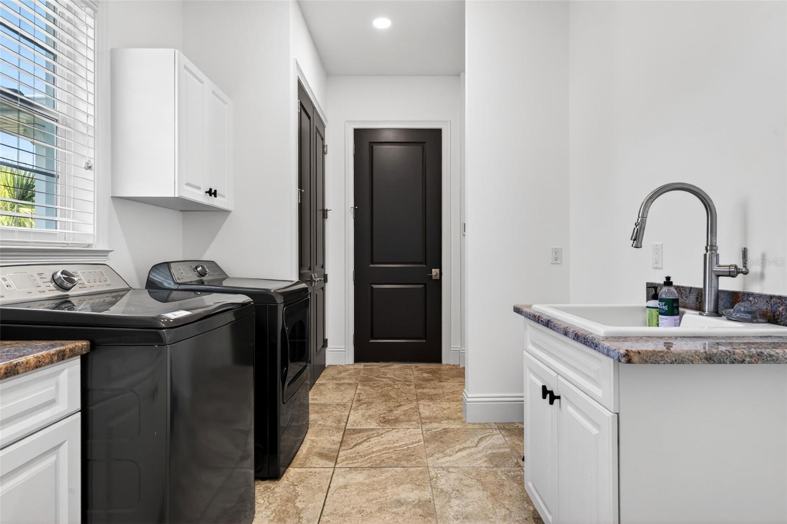 Image 40 of 86 For 1349 Harbor Drive