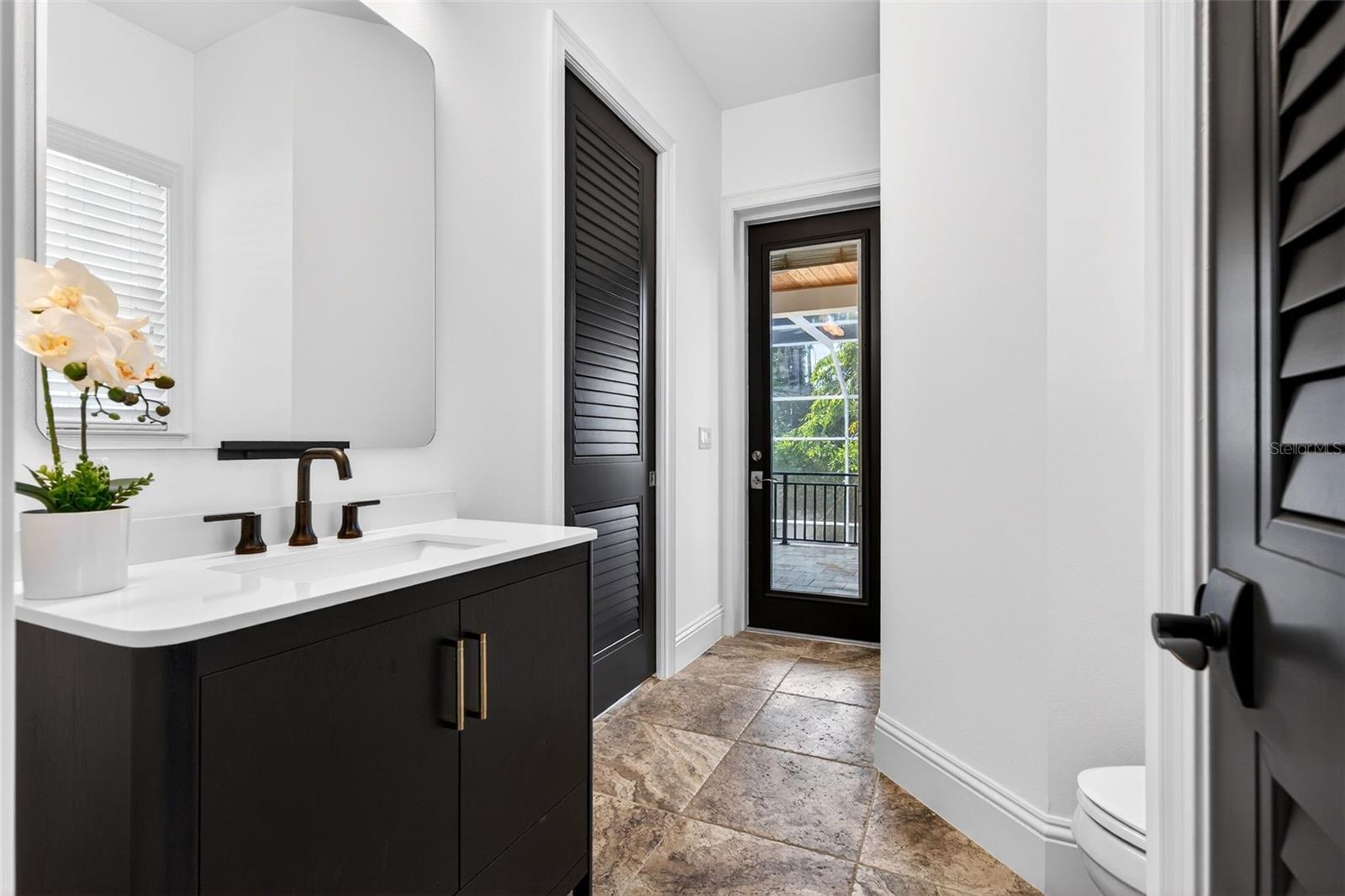 Image 43 of 86 For 1349 Harbor Drive