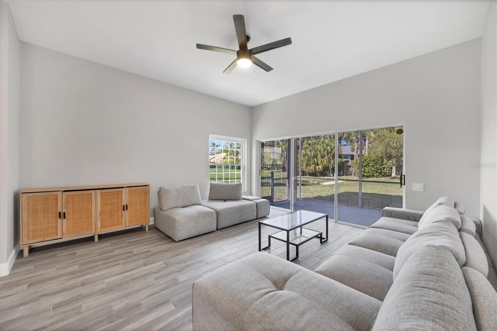 Image 10 of 34 For 4414 Turnberry Court