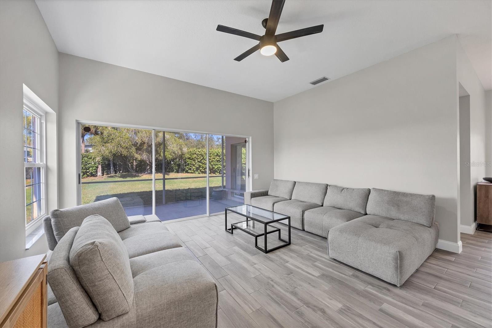 Image 11 of 34 For 4414 Turnberry Court