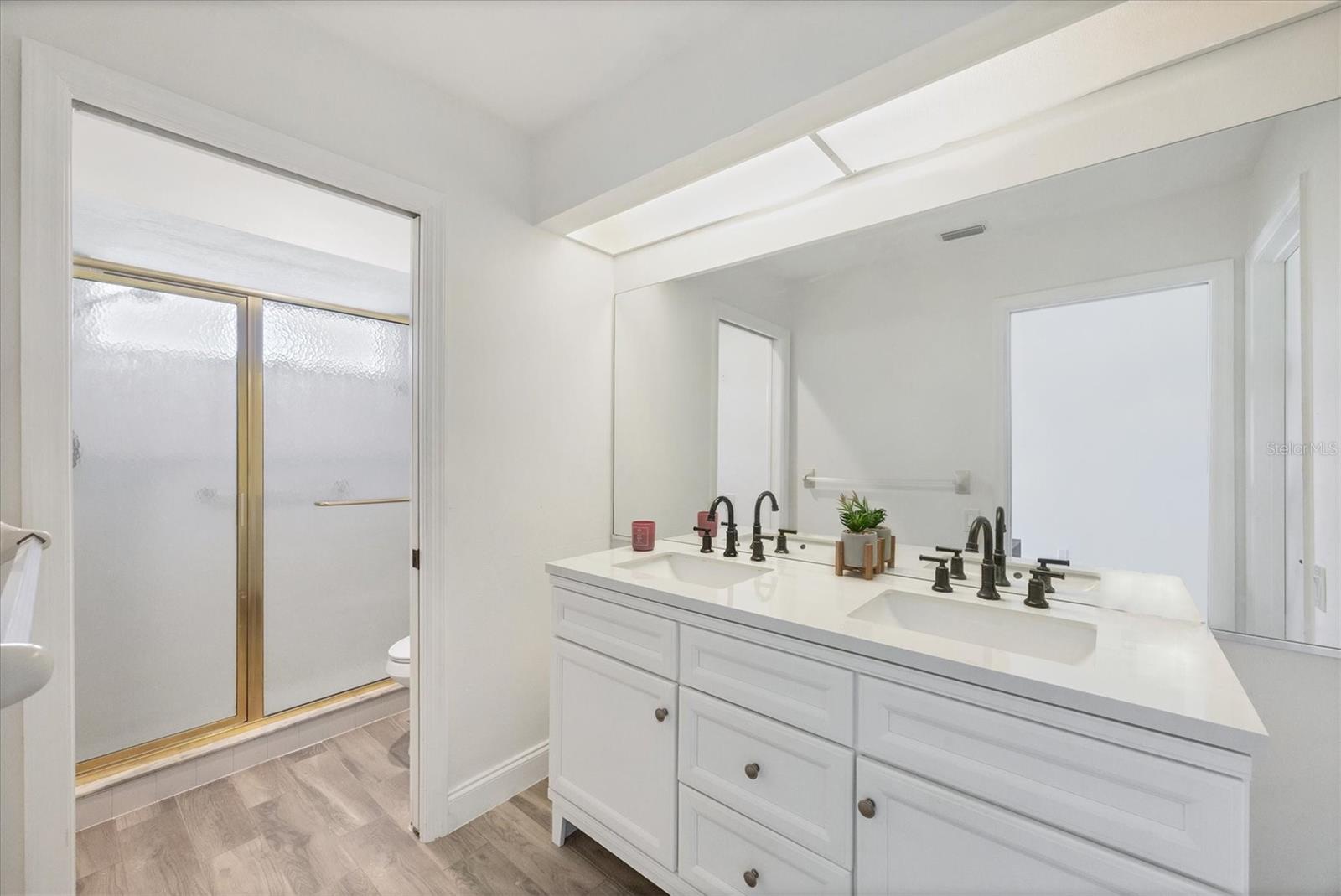 Image 15 of 34 For 4414 Turnberry Court