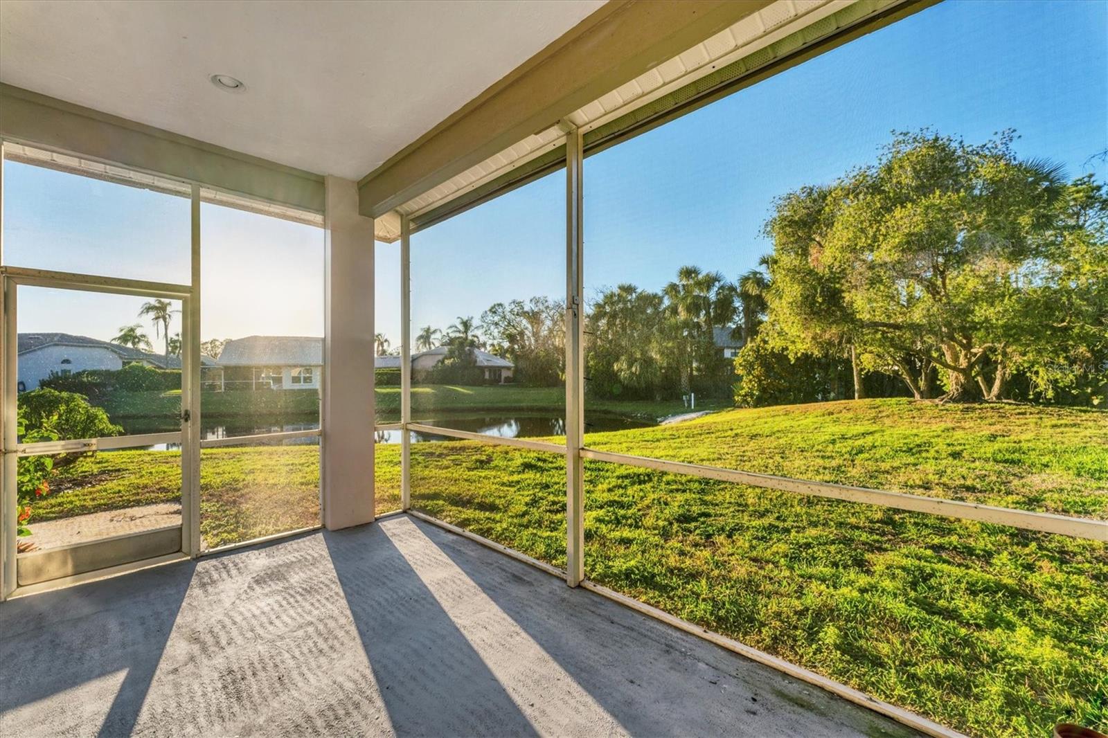 Image 19 of 34 For 4414 Turnberry Court