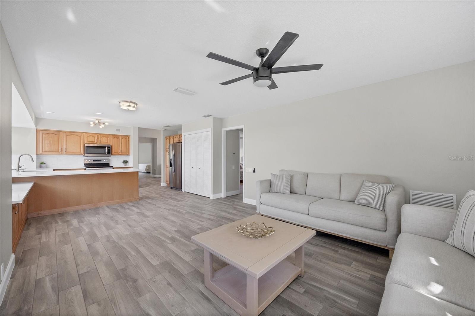 Image 6 of 34 For 4414 Turnberry Court