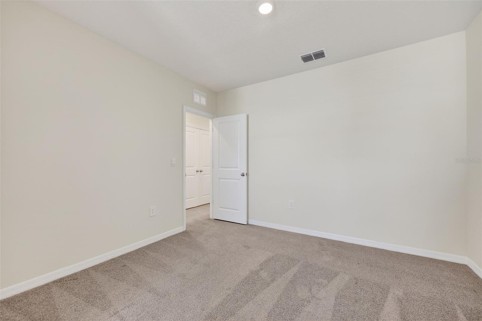 Image 16 of 54 For 17721 Crescent Moon Loop