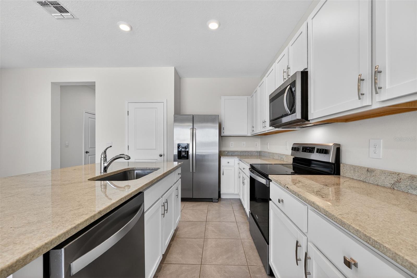 Image 2 of 54 For 17721 Crescent Moon Loop