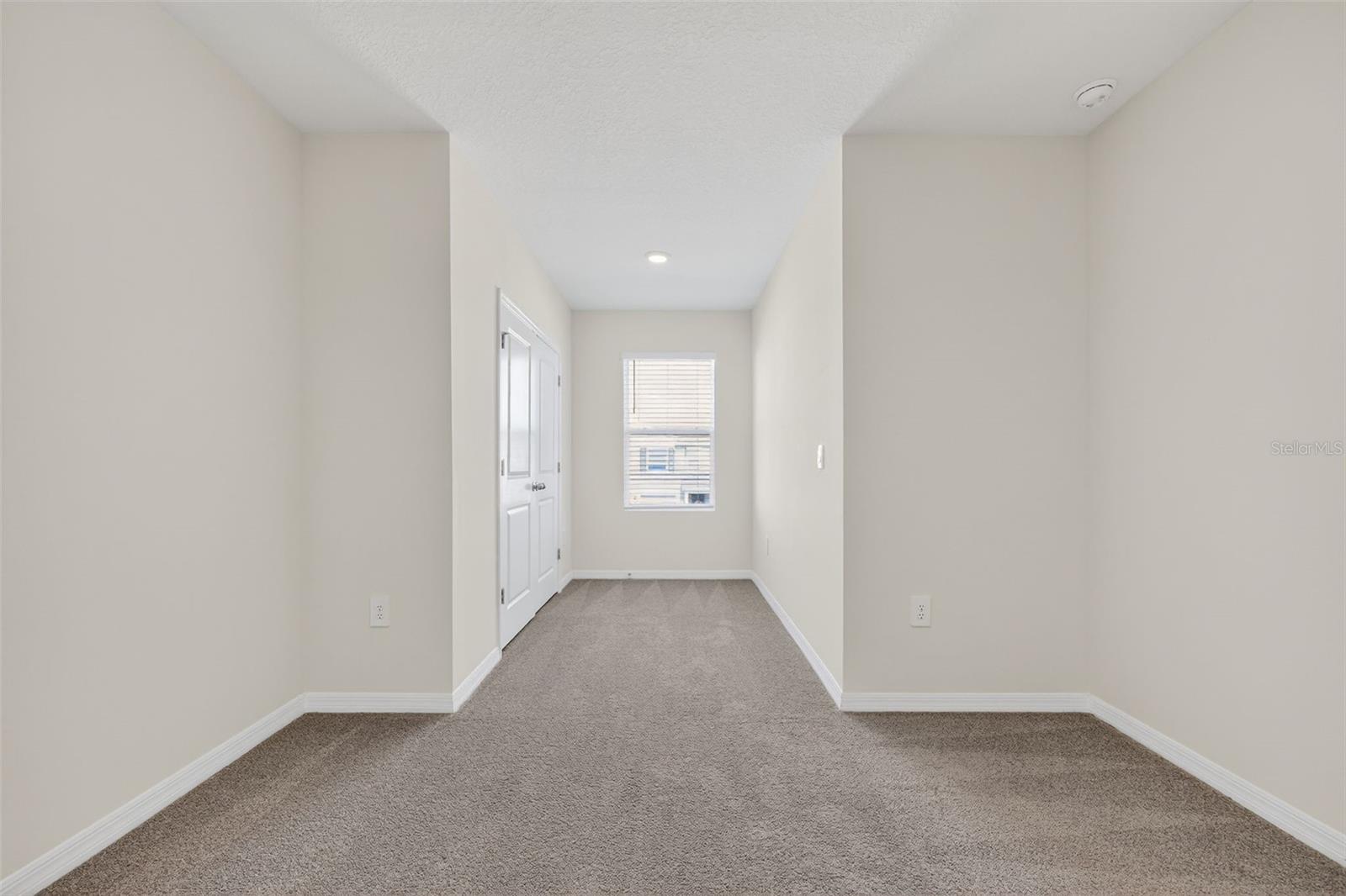 Image 20 of 54 For 17721 Crescent Moon Loop