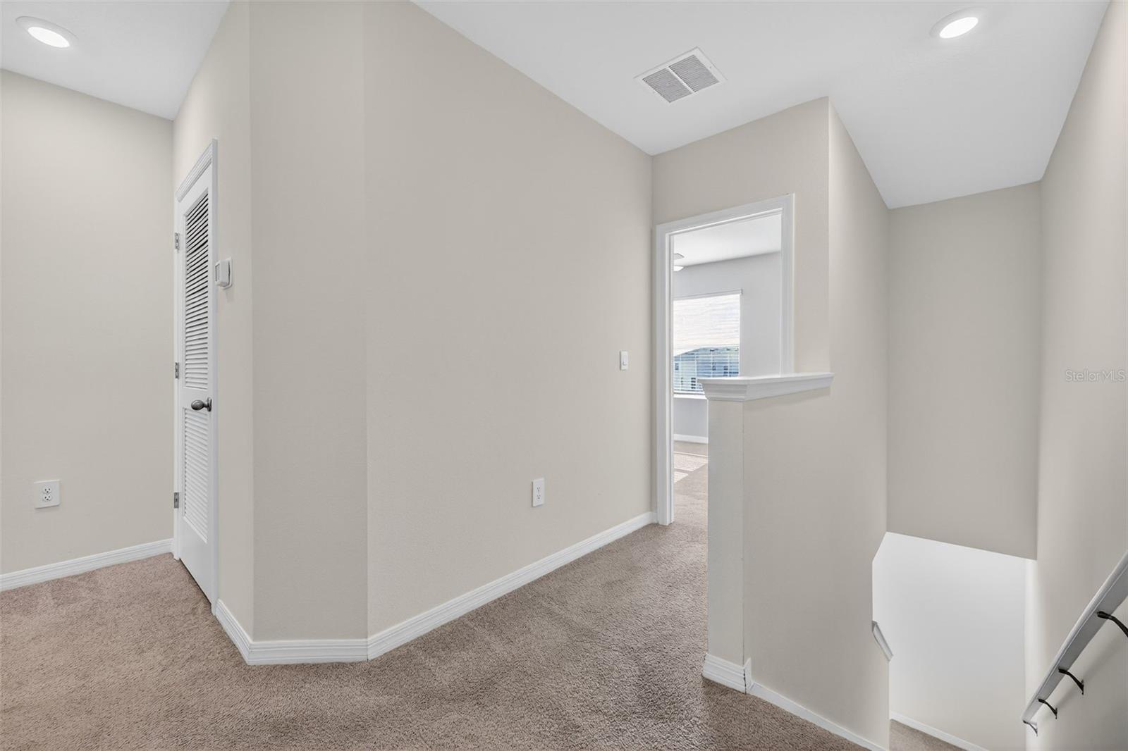 Image 21 of 54 For 17721 Crescent Moon Loop