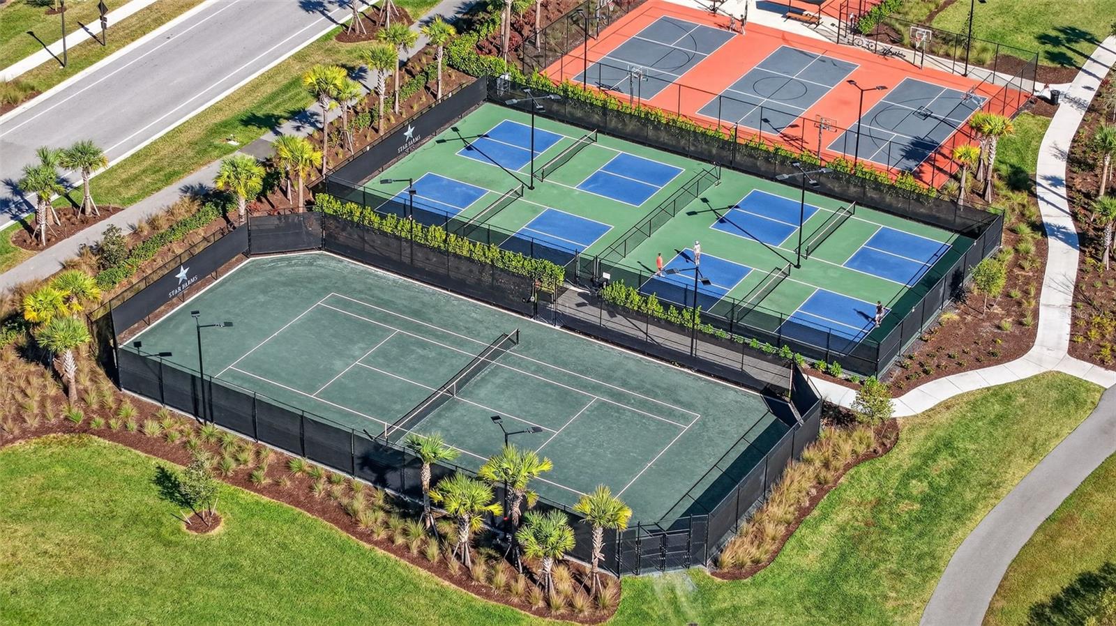 Image 25 of 54 For 17721 Crescent Moon Loop