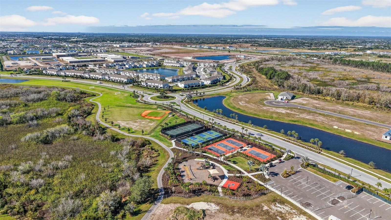 Image 28 of 54 For 17721 Crescent Moon Loop