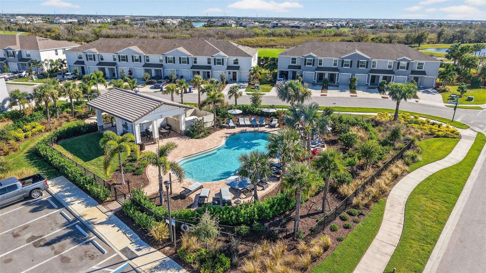 Image 44 of 54 For 17721 Crescent Moon Loop