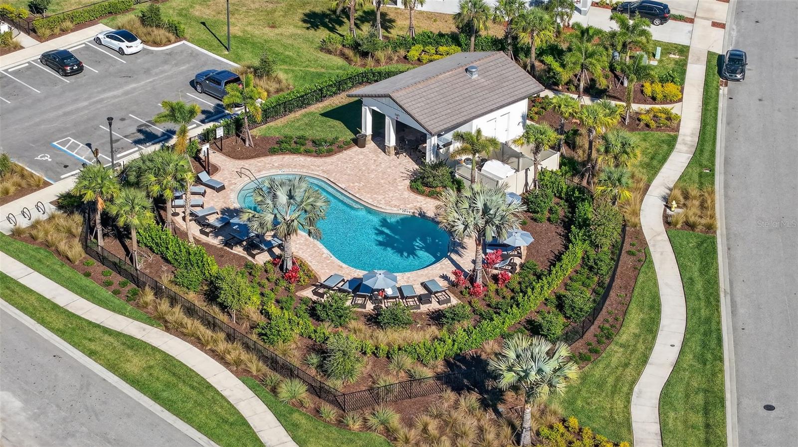 Image 46 of 54 For 17721 Crescent Moon Loop