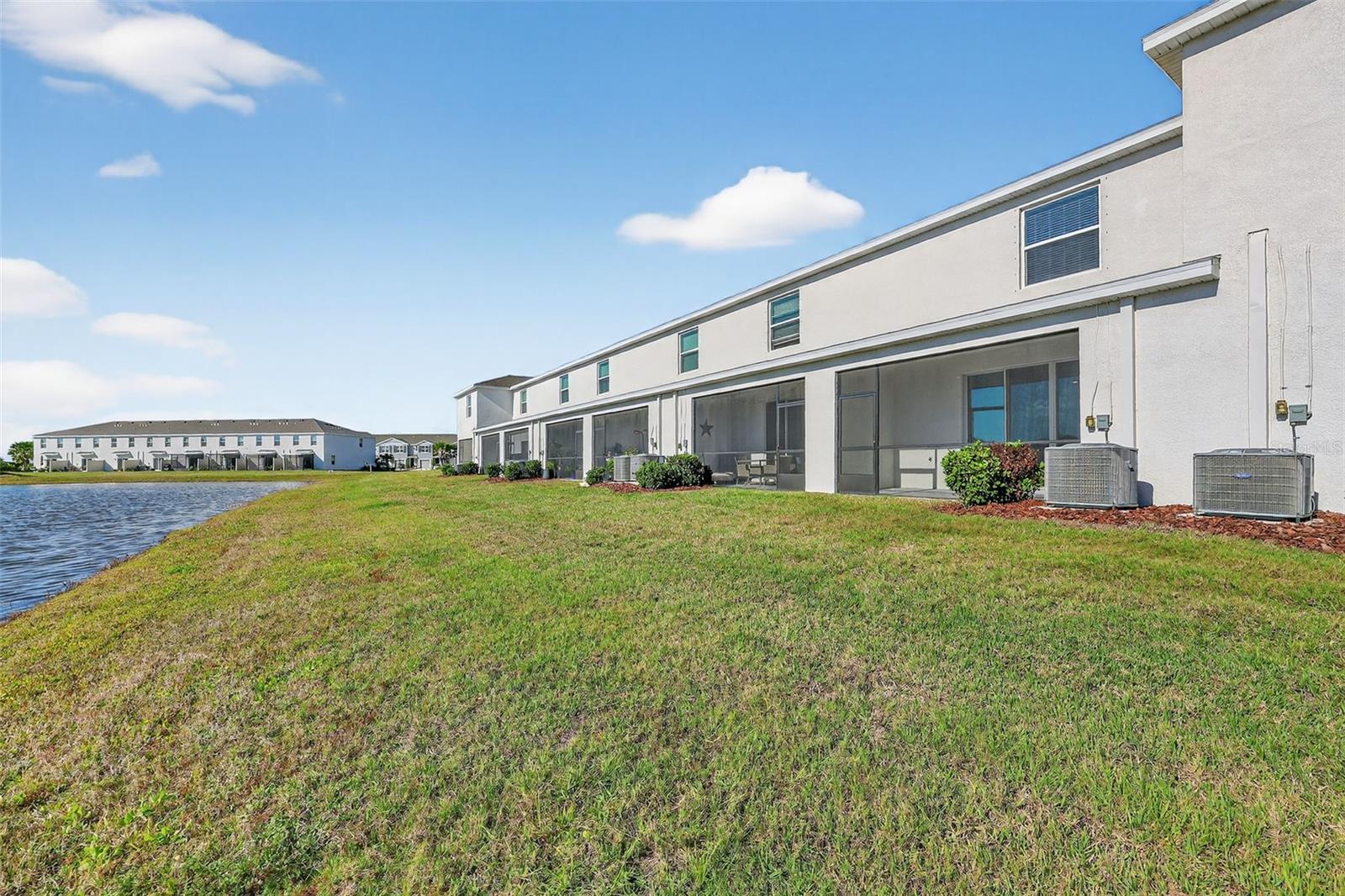 Image 51 of 54 For 17721 Crescent Moon Loop