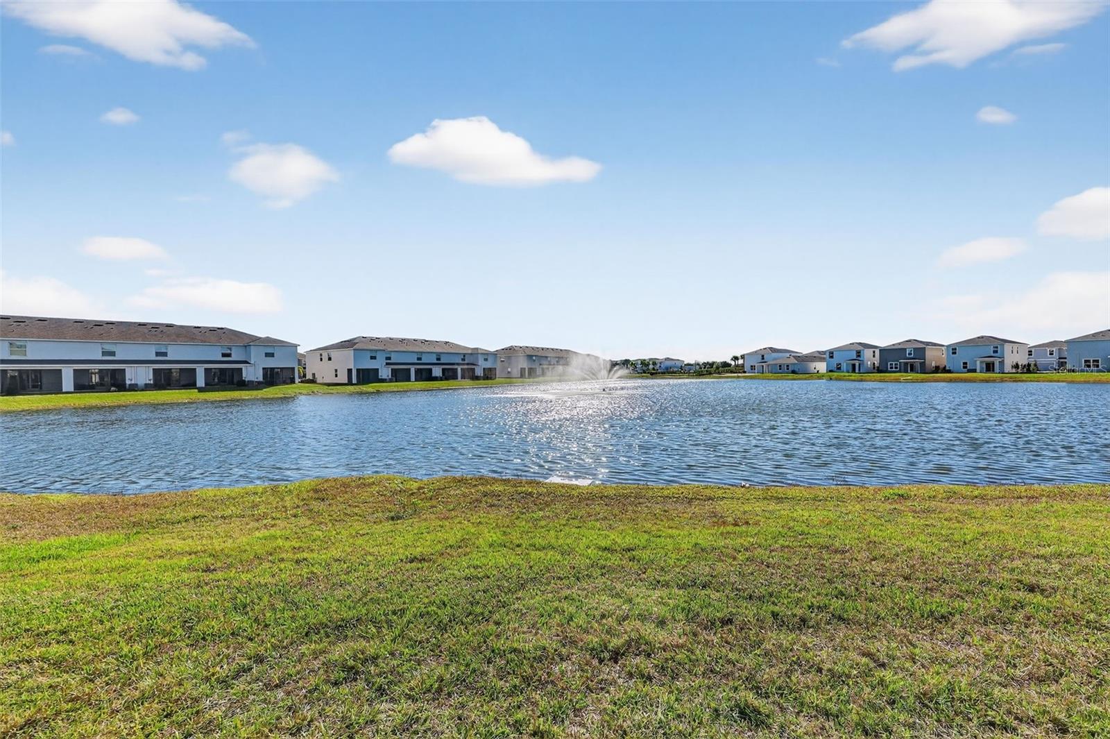 Image 52 of 54 For 17721 Crescent Moon Loop