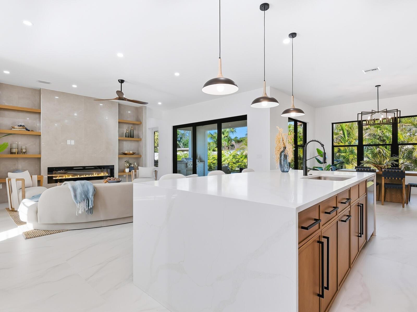 Image 16 of 45 For 2303 Loma Linda Street