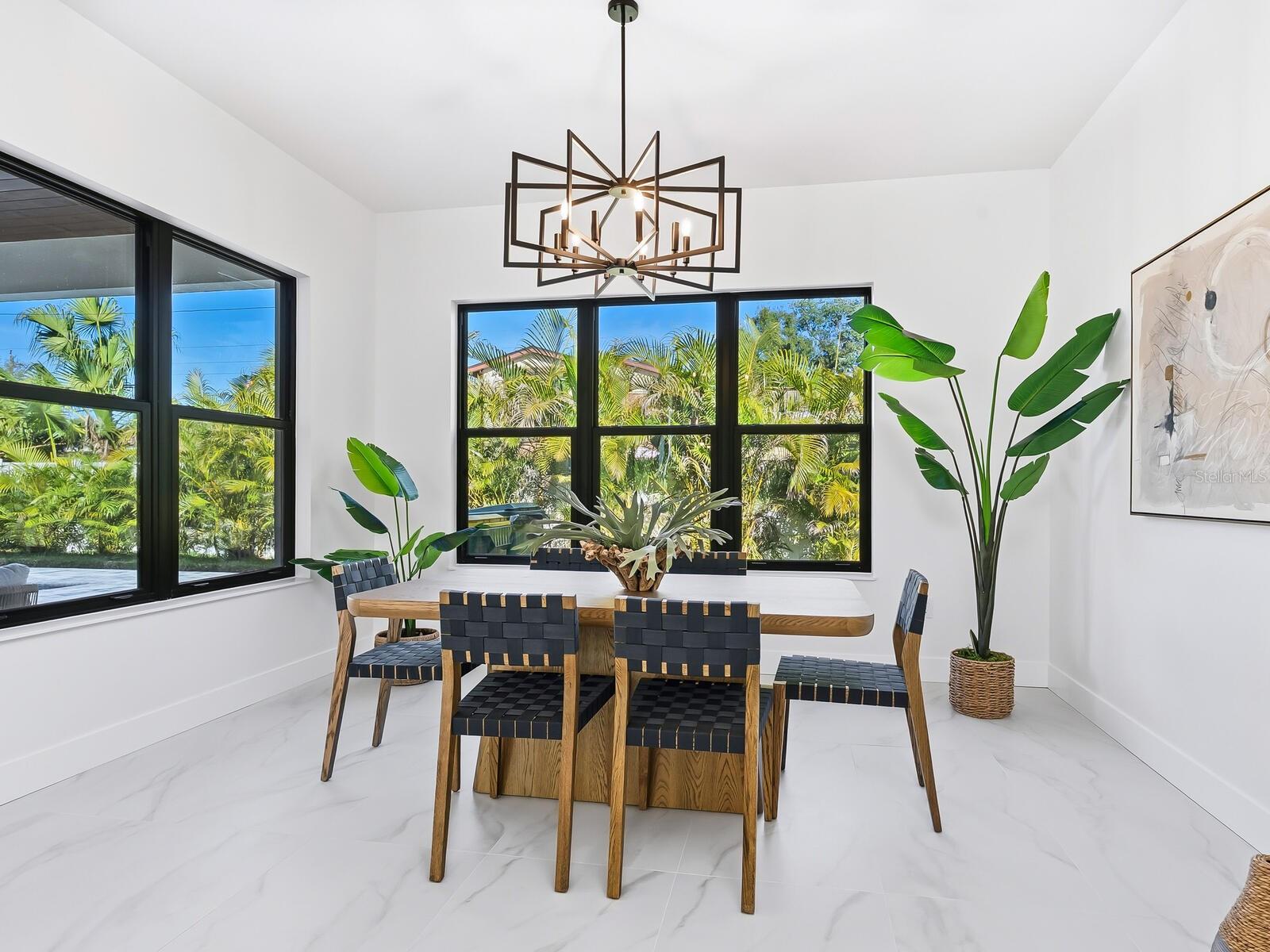 Image 21 of 45 For 2303 Loma Linda Street