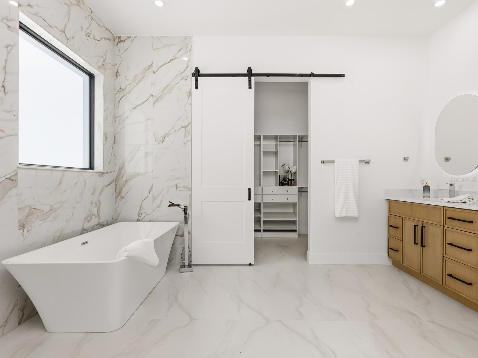 Image 24 of 45 For 2303 Loma Linda Street