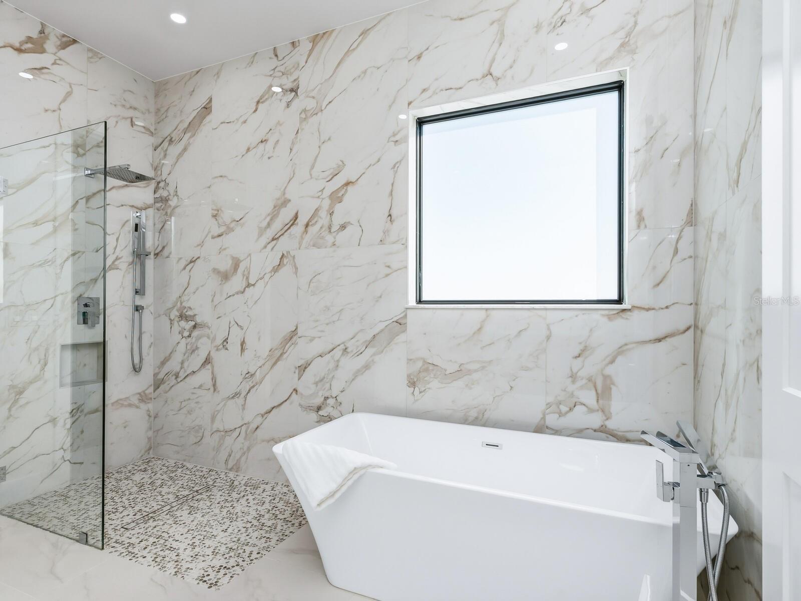 Image 26 of 45 For 2303 Loma Linda Street