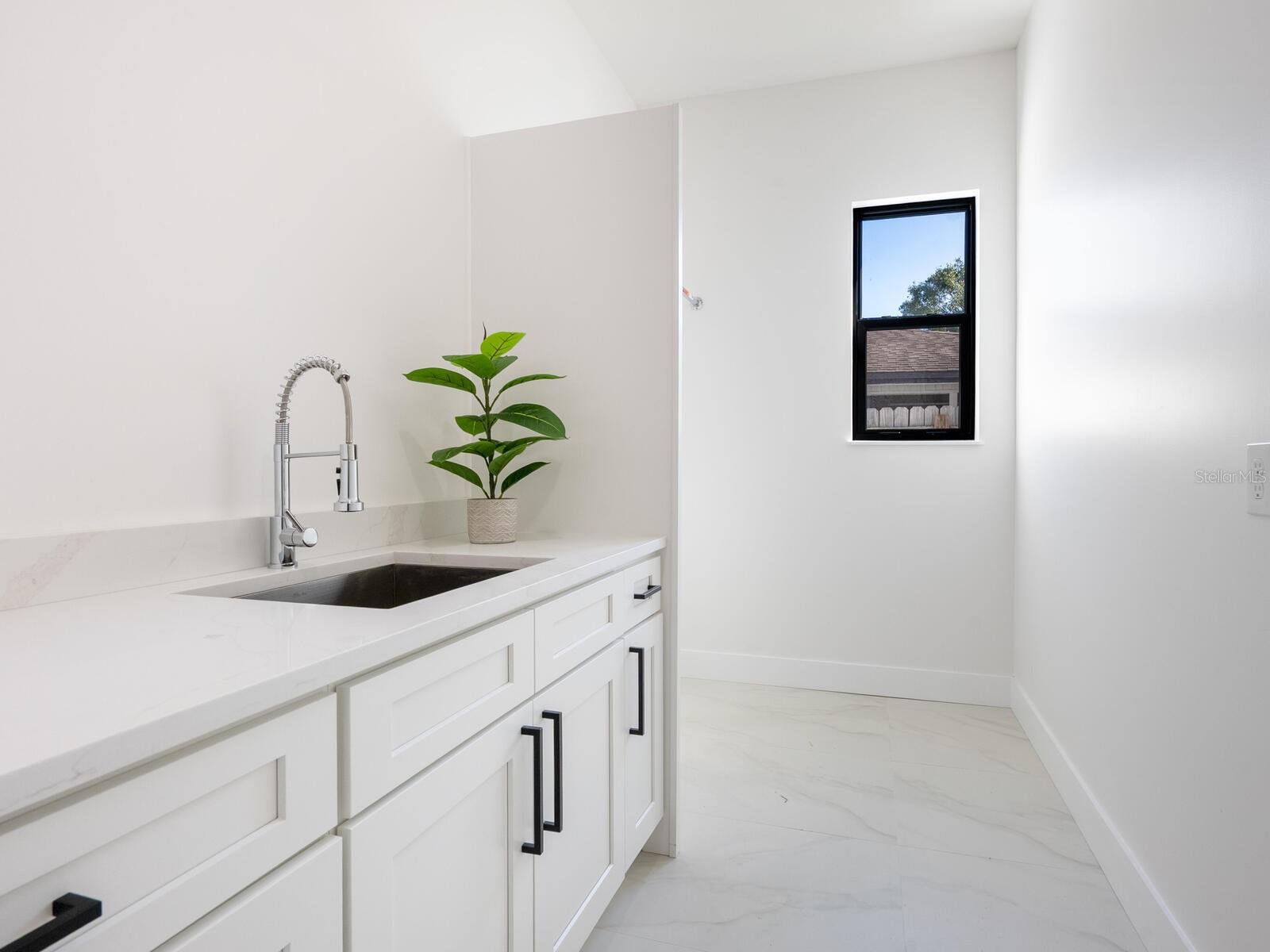 Image 30 of 45 For 2303 Loma Linda Street