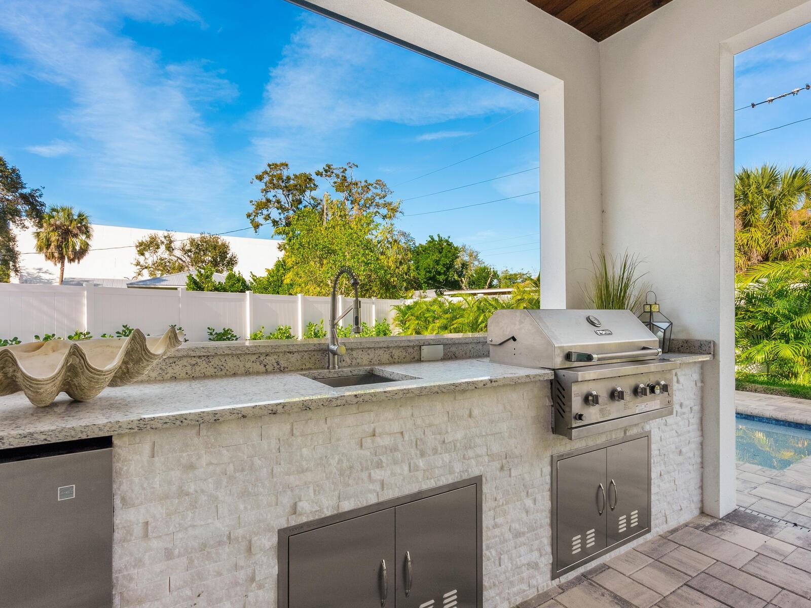 Image 33 of 45 For 2303 Loma Linda Street