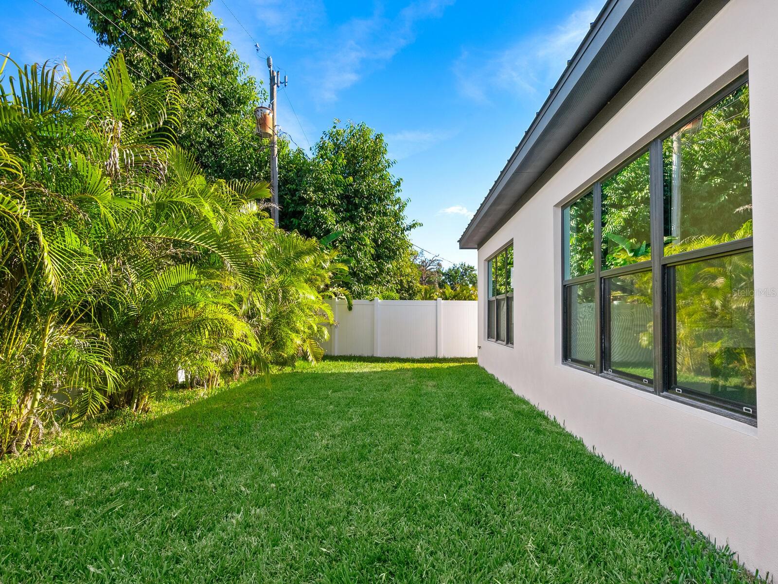 Image 34 of 45 For 2303 Loma Linda Street