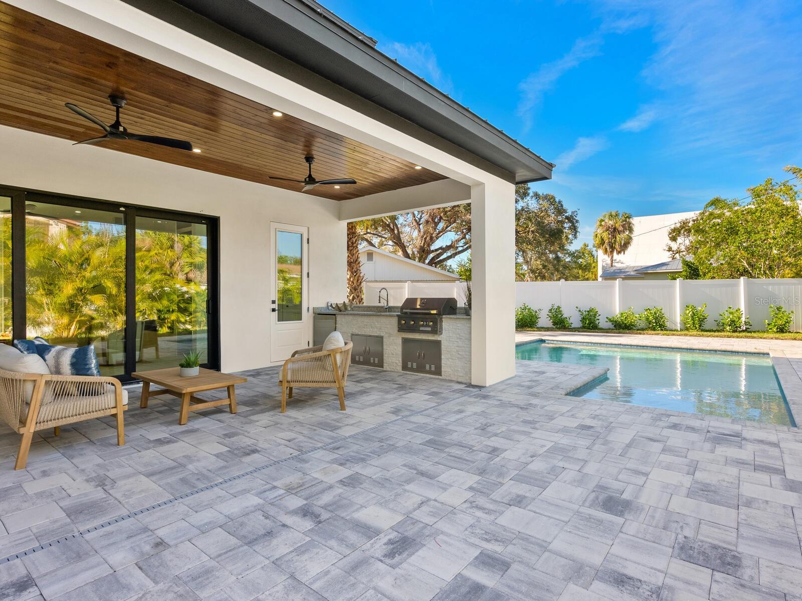 Image 35 of 45 For 2303 Loma Linda Street