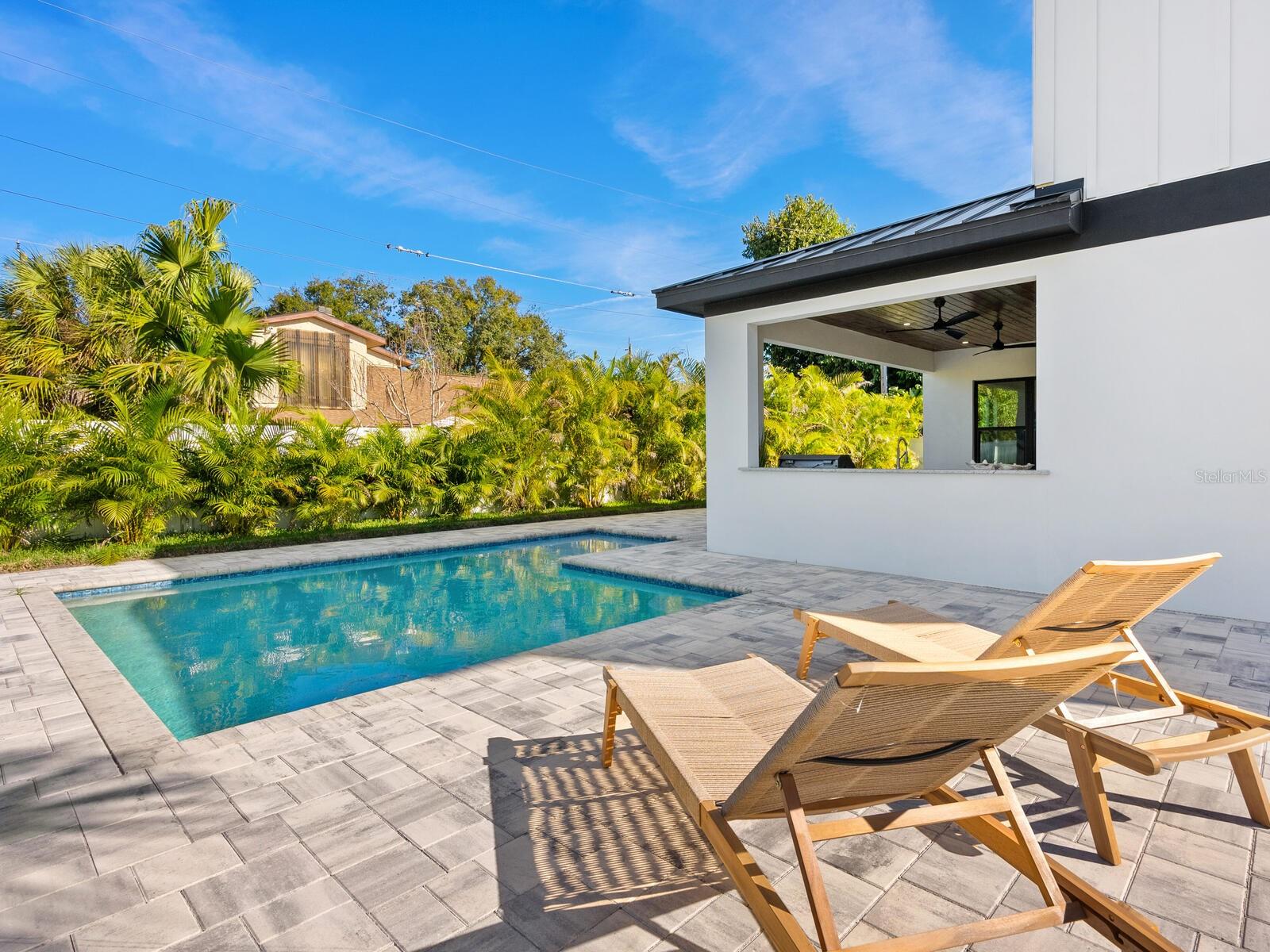 Image 37 of 45 For 2303 Loma Linda Street