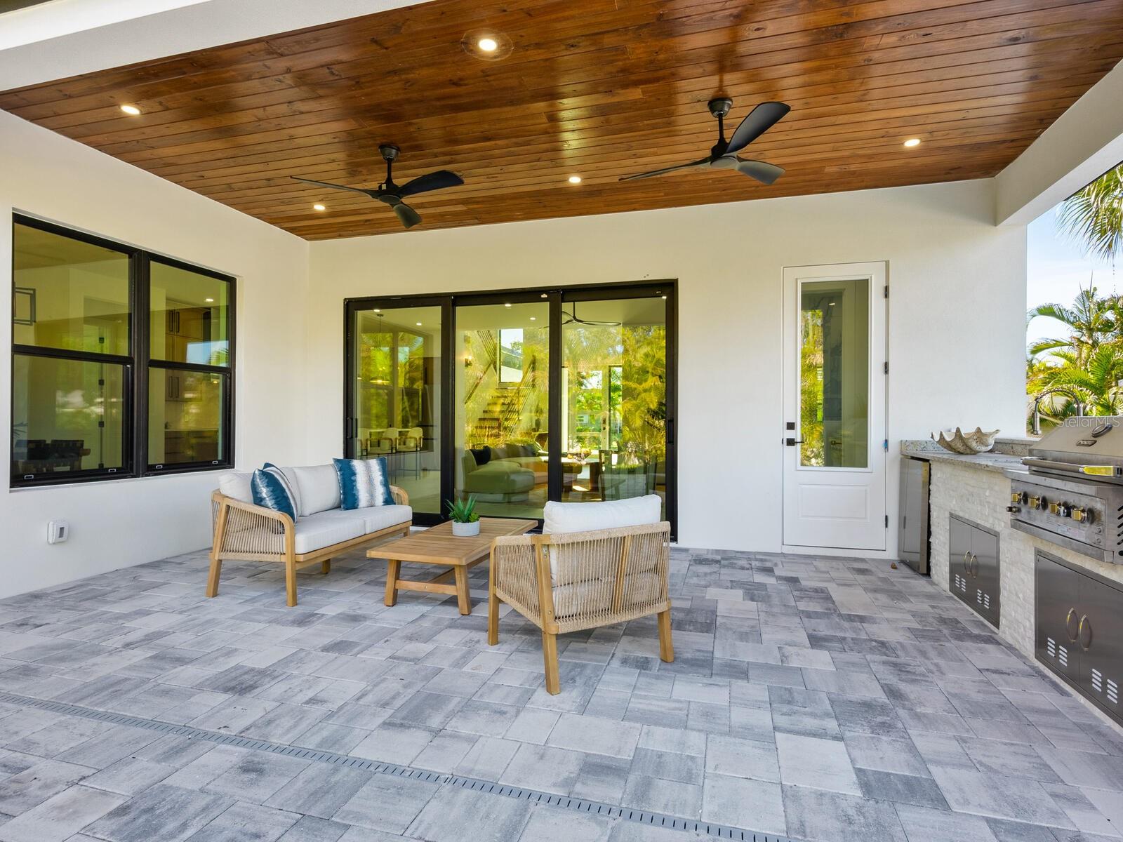 Image 5 of 45 For 2303 Loma Linda Street