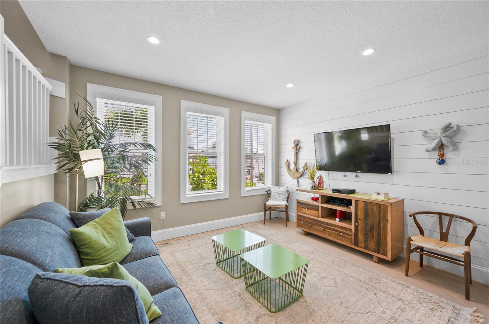 Listing photo id 26 for 2201 Avenue C