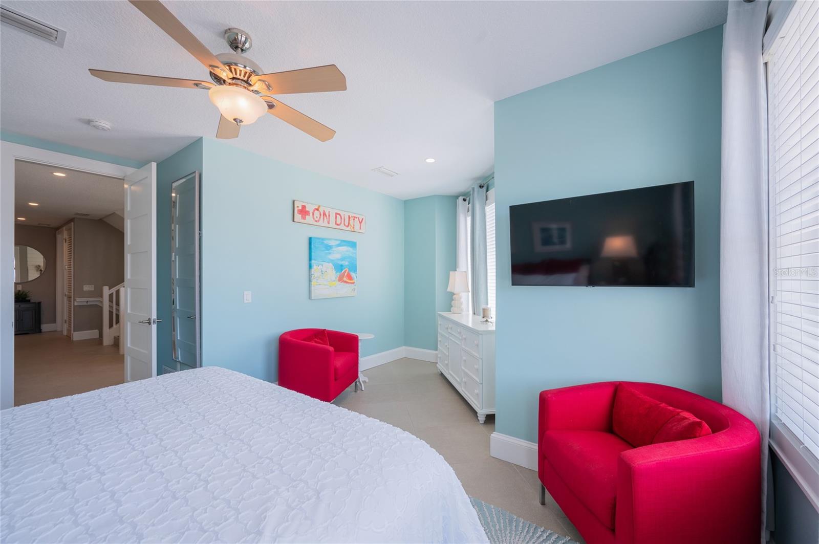 Listing photo id 34 for 2201 Avenue C