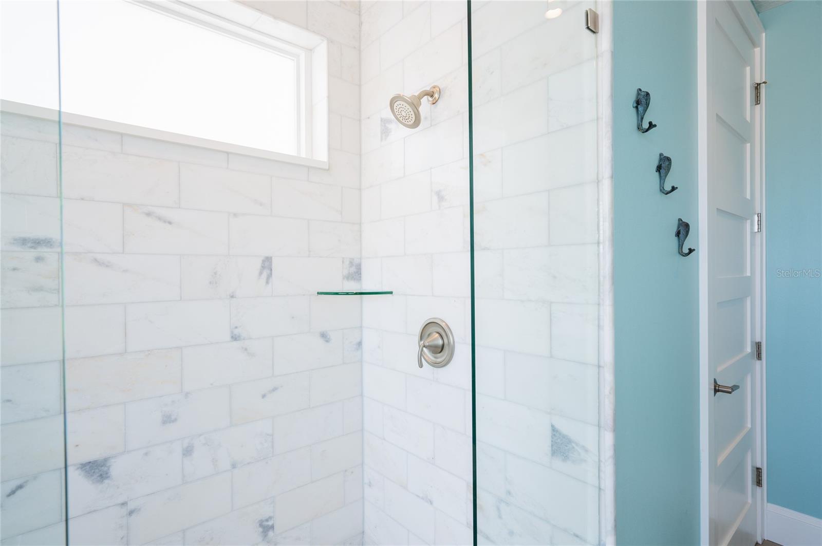 Listing photo id 38 for 2201 Avenue C