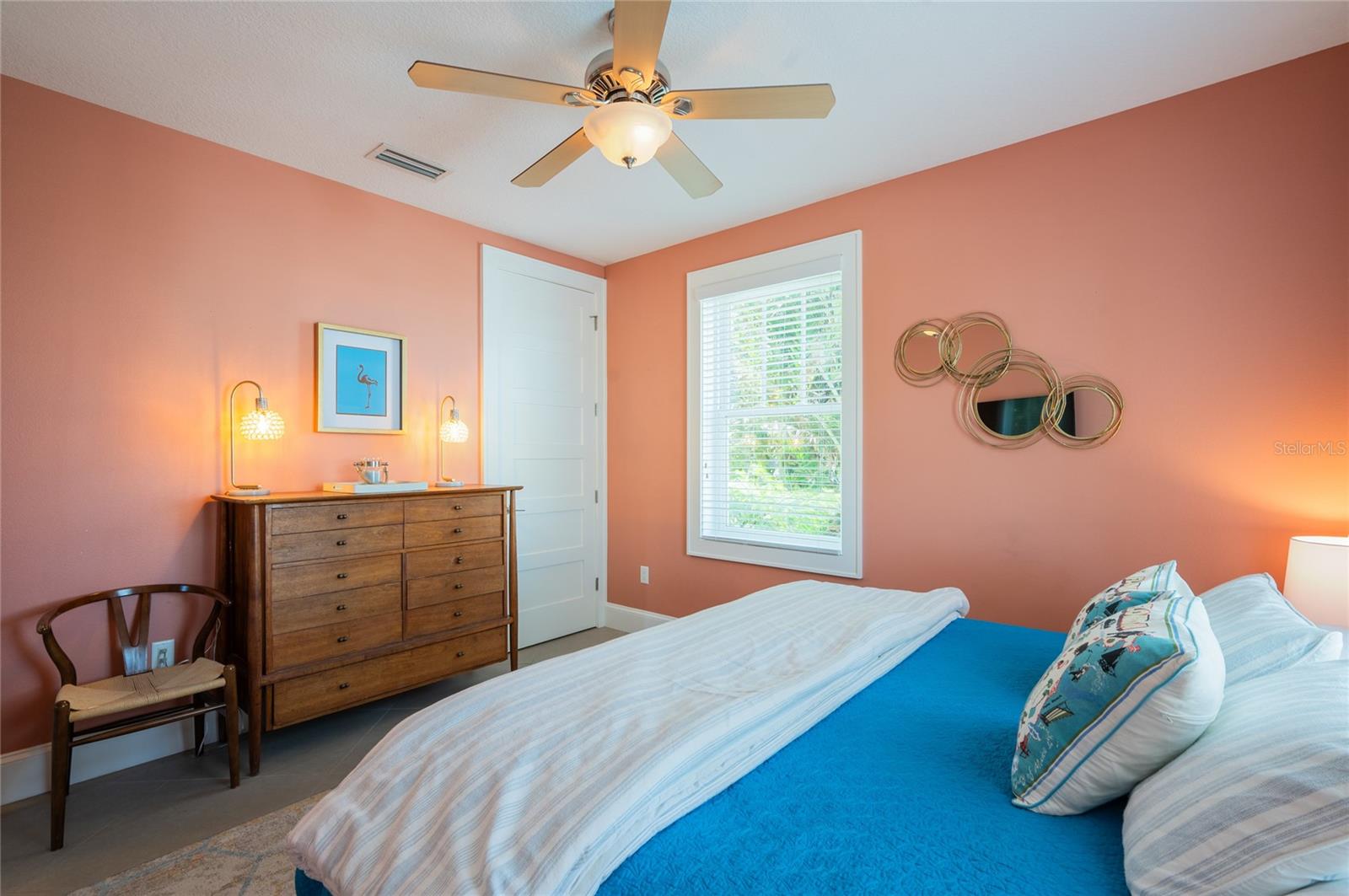 Listing photo id 44 for 2201 Avenue C