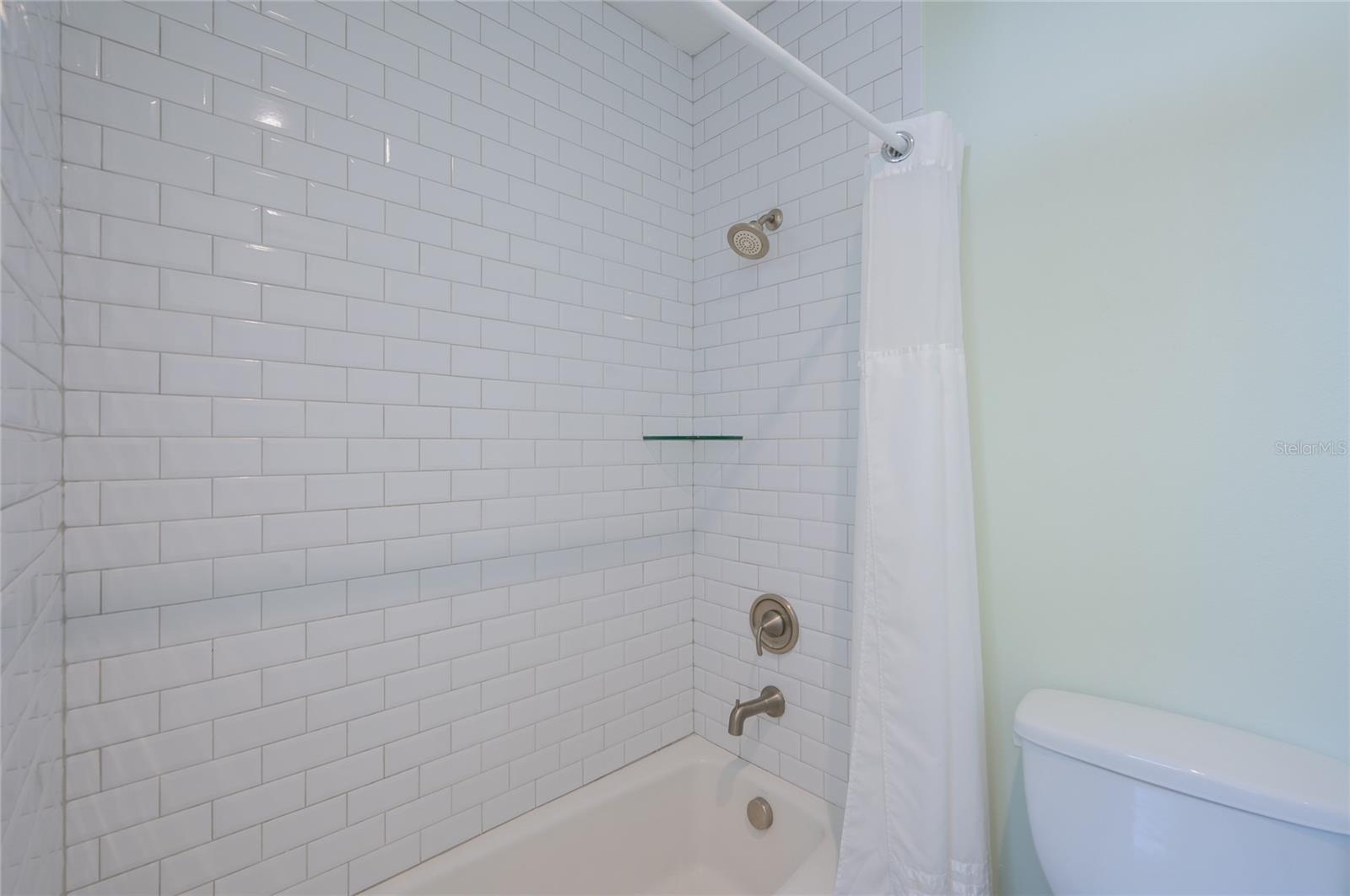 Listing photo id 48 for 2201 Avenue C