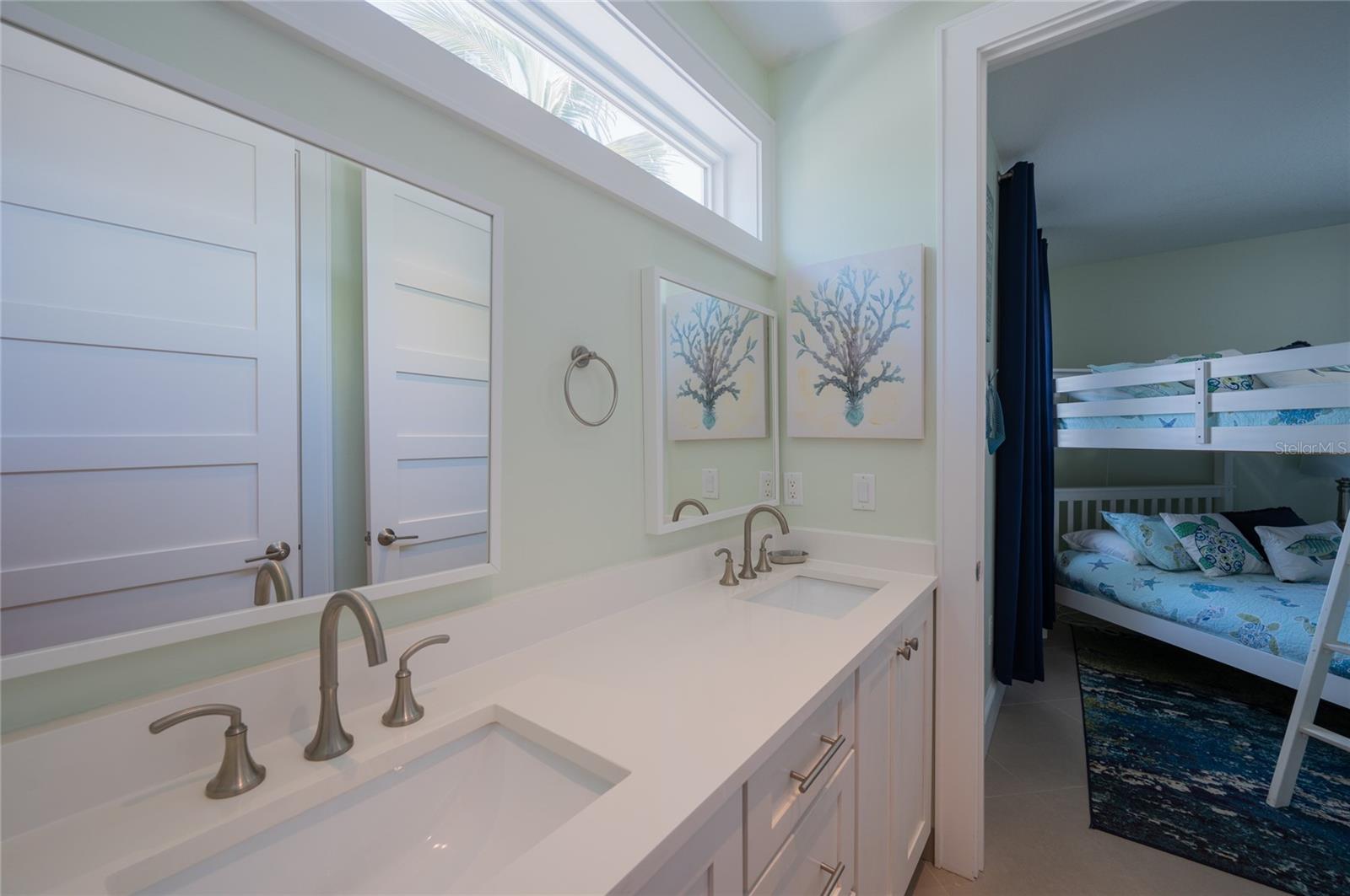 Listing photo id 49 for 2201 Avenue C