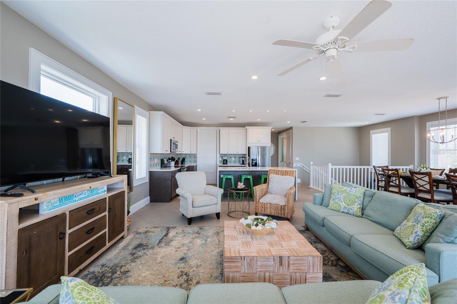 Listing photo id 5 for 2201 Avenue C