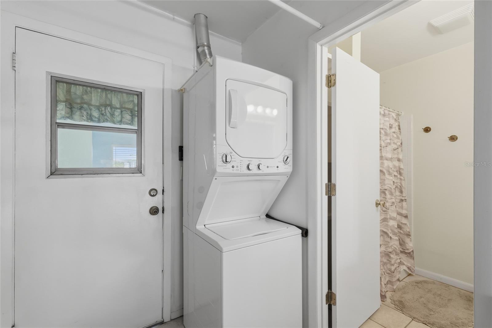 Image 18 of 34 For 3905 Joyce Drive