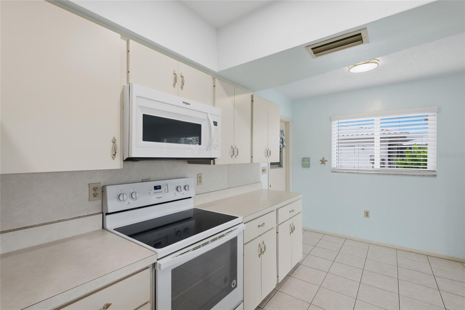 Image 8 of 34 For 3905 Joyce Drive