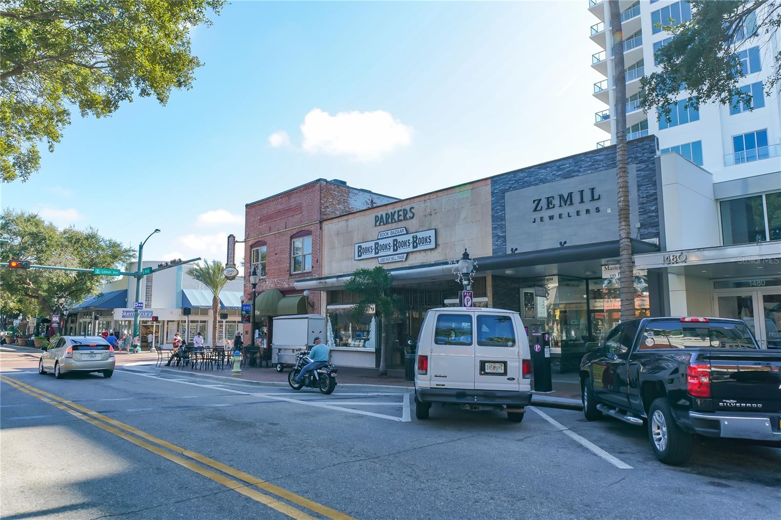 Image 56 of 92 For 835 Osprey Avenue 201