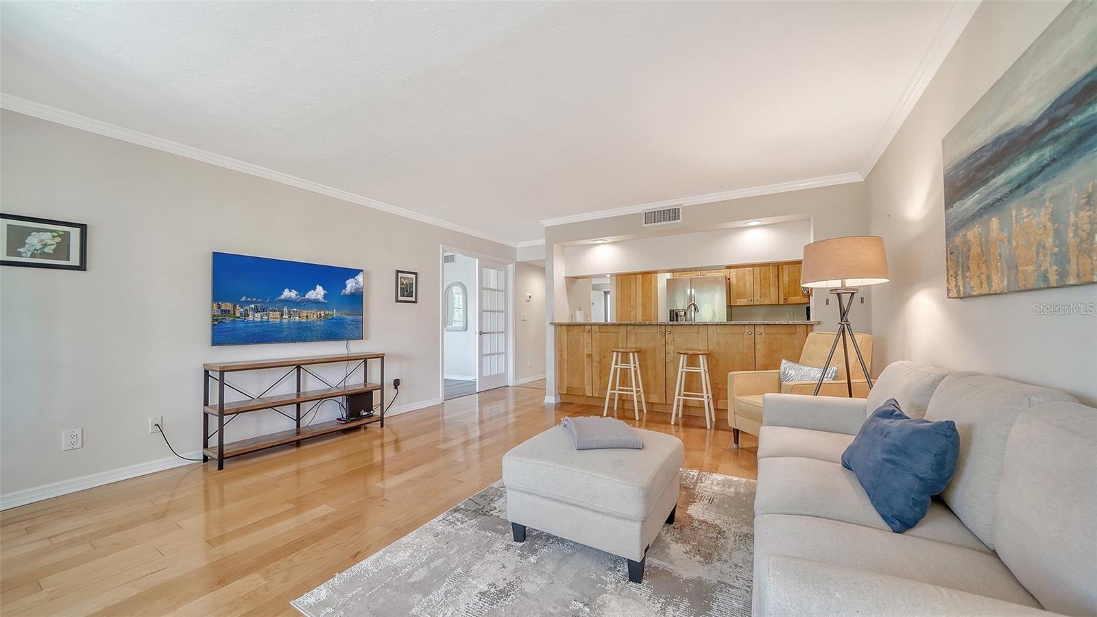 Image 6 of 92 For 835 Osprey Avenue 201